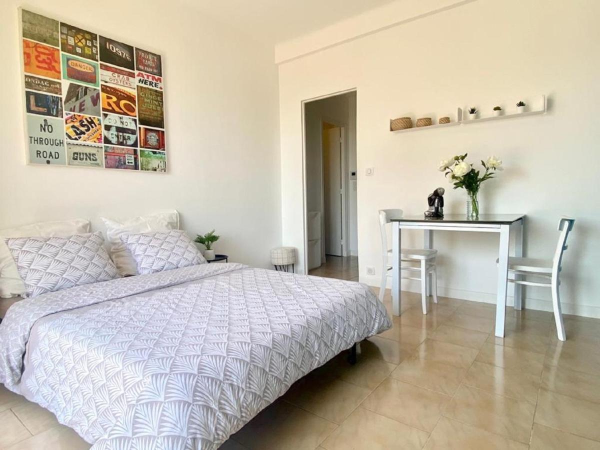 A 100 M De La Avec Clim Et Balcon Apartment Nizza