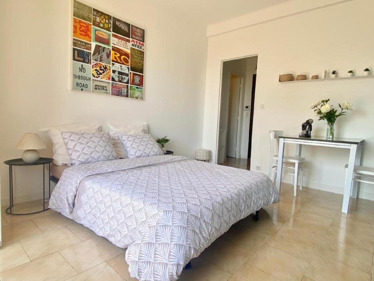 A 100 M De La Avec Clim Et Balcon Apartment Nizza